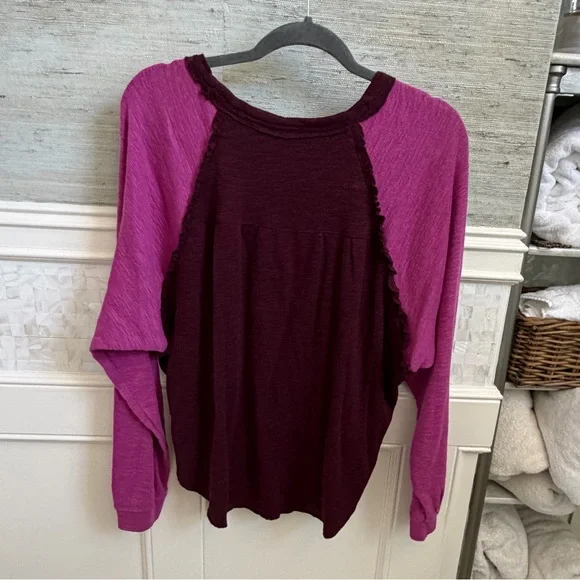 NWT new medium Anthropologie pilcro ruffled raglan thermal long sleeve top plum